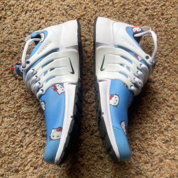 Women's Nike Shoe Size 8 Hello Kitty - Picture 2 of 8